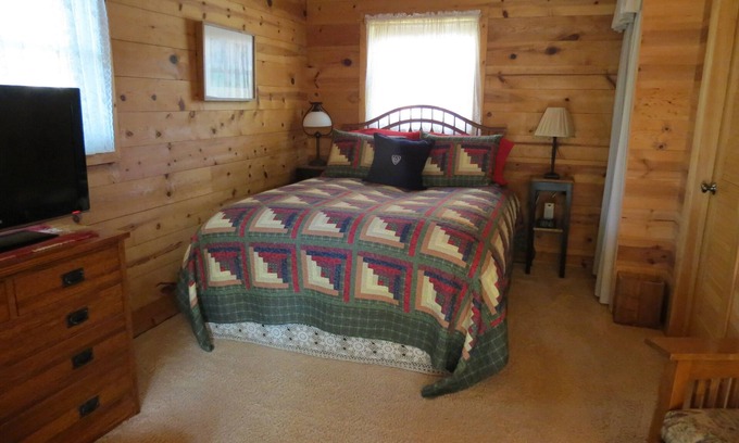 South Redondo Cottage | THE COTTAGE IN THE GARDEN , WITH A SECLUDED SPA AND BIKES