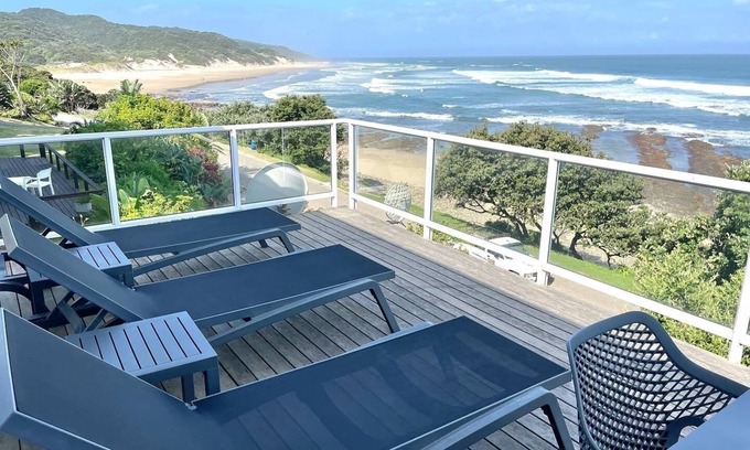 Nahoon House | “The Cottage' Morgan Bay with breathtaking views