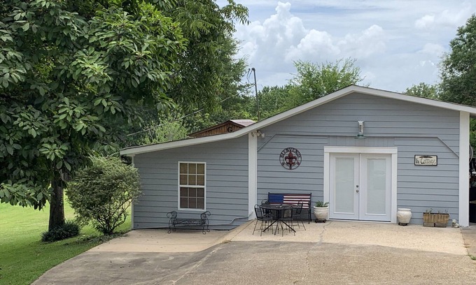 Brandon House | The Cottage on College Street