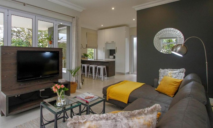 Umhlanga Apartment | The Cottage on Cordia 2 Bedroom self catering 2km from Umhlanga beach