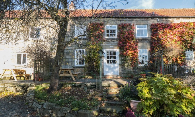 Hartoft House | THE COTTAGE, pet friendly, with a garden in Pickering