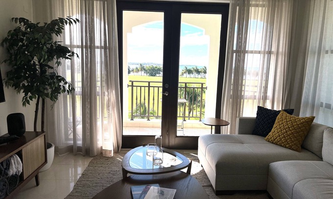 Zarzal Hotel | The Country Club Residences at Grand Reserve