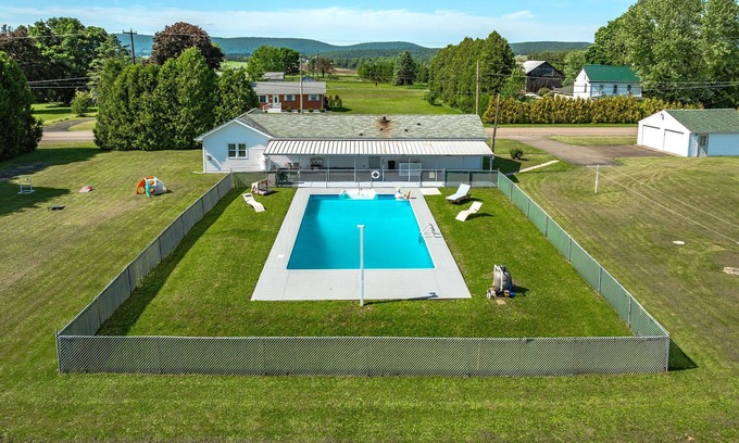 Catawissa House | The Country Escape w/private pool -10 min from Knoebels!