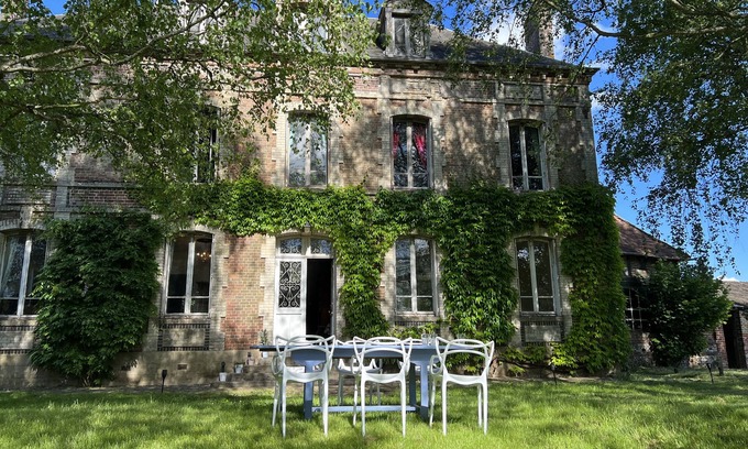 Bezancourt House | The country house gazebo