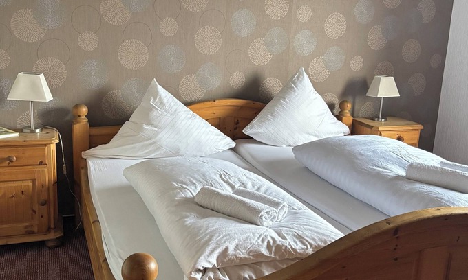 Wethen House | The country house is in a quiet location, close to hiking and cycling trails, as well as close to highways.