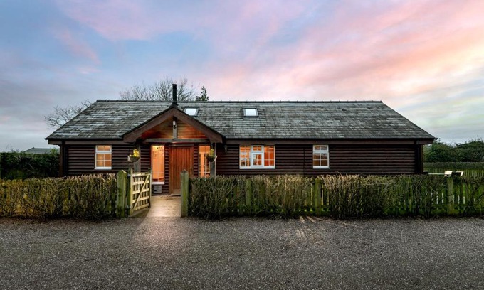 Tarporley House | The Country Lodge at Hill House Farm Cheshire