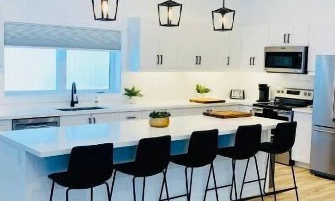 Prince Edward House | The County Stay - Bloomfield