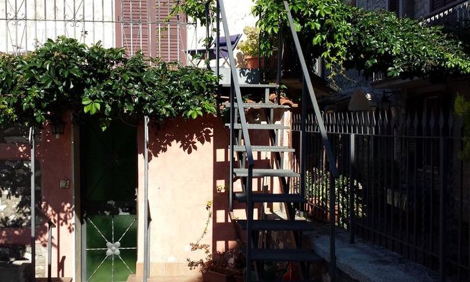 Trivigliano House | The Court Terrace (free WIFI)