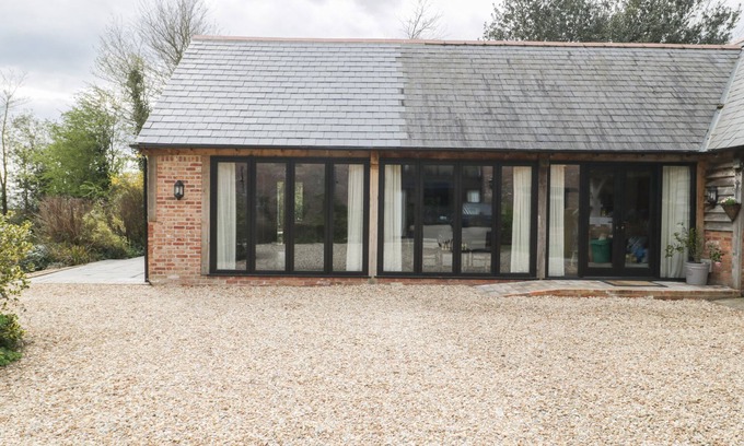 Winterborne Zelston Cottage | THE COURTYARD - HILLTOP BARN, family friendly in Wareham