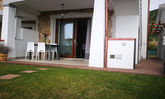 La Caletta House | The cove with sea view ground floor independent entrance with garden