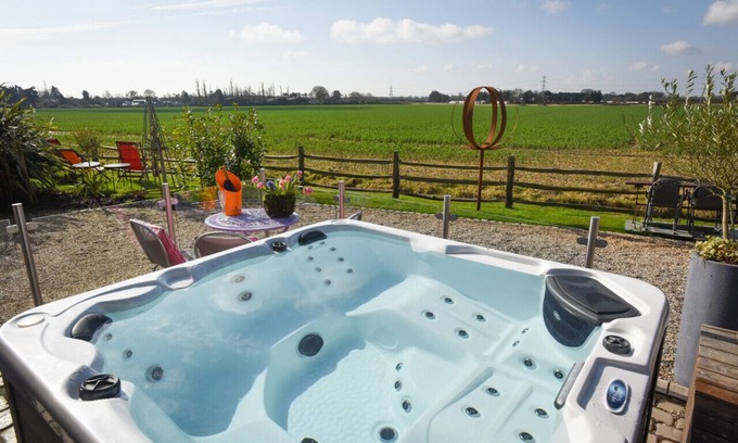 Emsworth House | The Cow Shed * WOW Factor Countryside Retreat