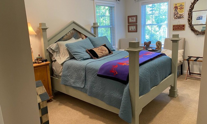 Aiken Bed & Breakfast | The Cowbird Room