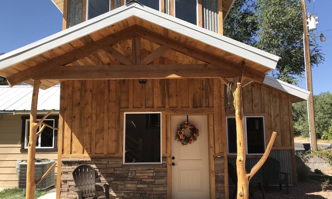 Orderville Cabin | The Cowboy Boot Shop