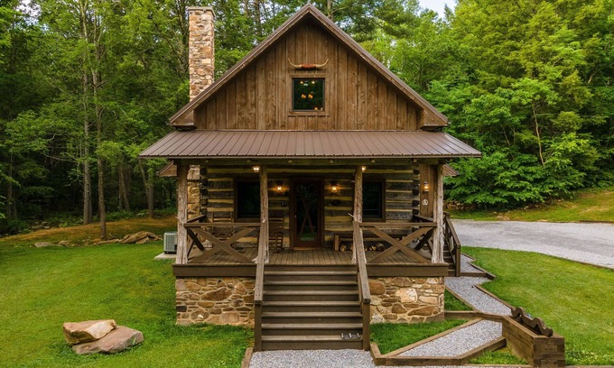 Goldbond Cabin | The Cowboy Cabin at Four Fillies Lodge