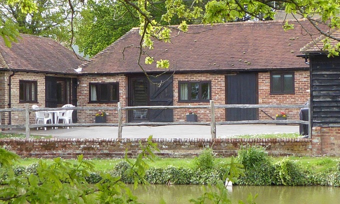 Bodle Street Green House | The Cowshed - Two Bedroom House, Sleeps 4