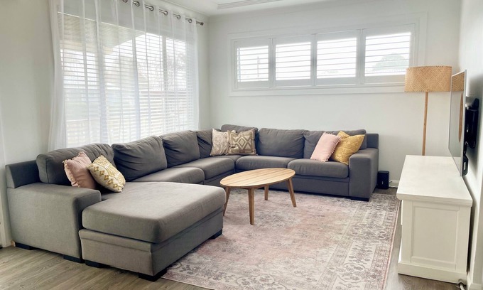 Charlestown House | The Cozy Cottage - Charming Coastal Getaway in Charlestown