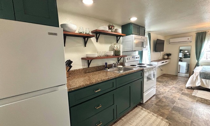 Winnemucca Cottage | The Cozy Cottage on The River