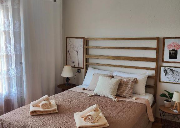 Pella House | The Cozy Garden Villa