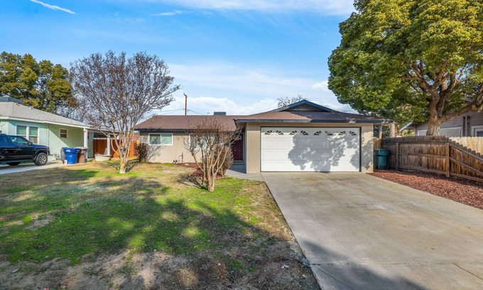 Tulare House | The Cozy Rustic Sequoia π² Wi-Fi & 2 π Garage