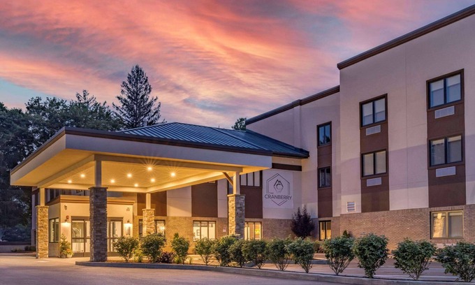 Cheat Lake Hotel | The Cranberry, an Ascend Collection Hotel