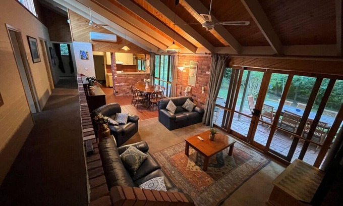 Wodonga House | The Creek Cottage Wodonga