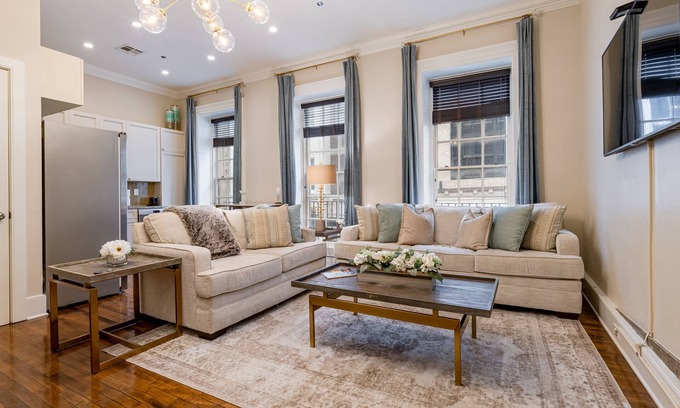 French Quarter Apartment | The Creole, 2B/2B Historic FQ Apt. - 60 Day Min. Rental