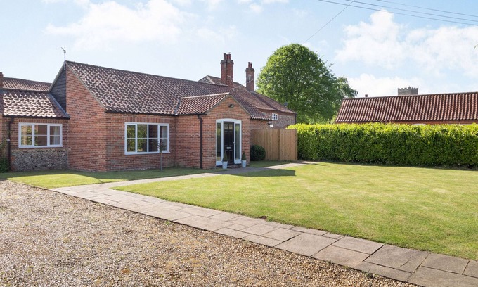 Stow Bedon Cottage | THE CROFT, pet friendly, character holiday cottage in Watton