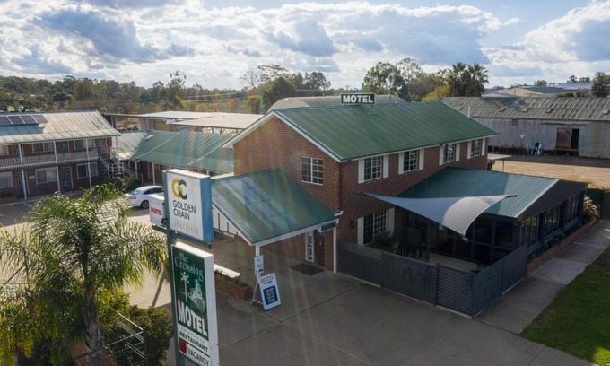 Junee Hotel | The Crossing Motel