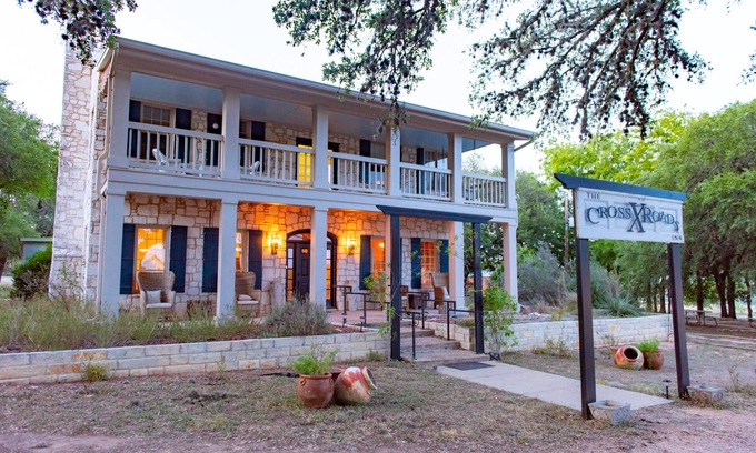 Johnson City House | The Crossroads Inn