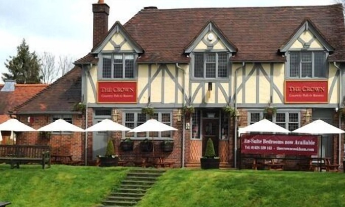 Cookham Hotel | The Crown