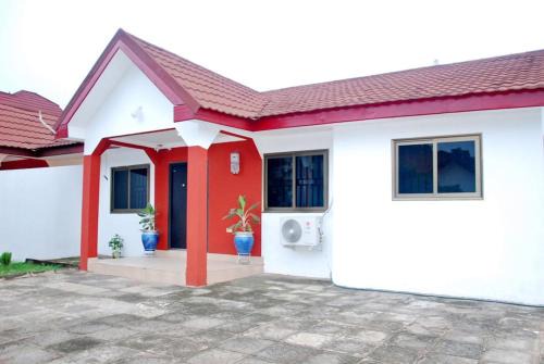 Oyarifa Apartment | The crown
