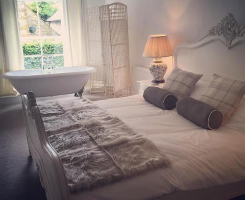 Culworth Hotel | The Crown Inn