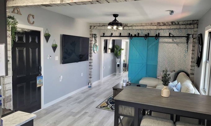 Atlantic City Apartment | The Crows Nest-Lux Penthouse Escape, City views