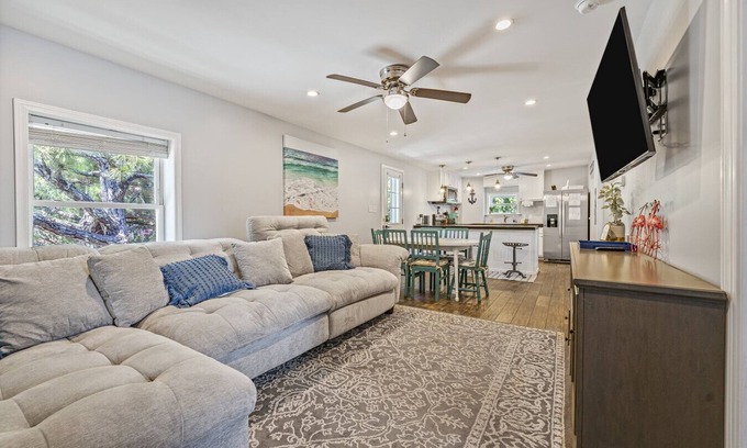 Morehead City Apartment | The Crystal Cove has Boat parking & pet friendly.