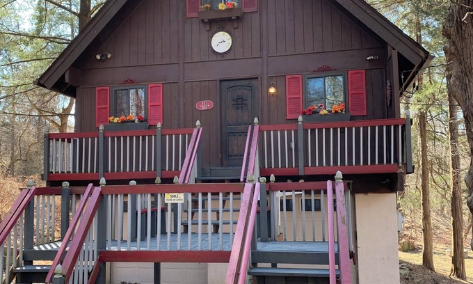 Millville Ski Chalet | The Cuckoo Chalet, Get-Away Cabin near Historic Harpers Ferry, West Virginia