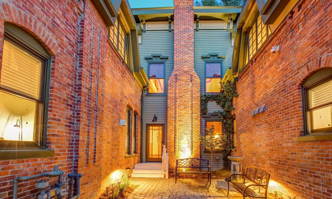 Five Points Bed & Breakfast | The Curtis Park Club
