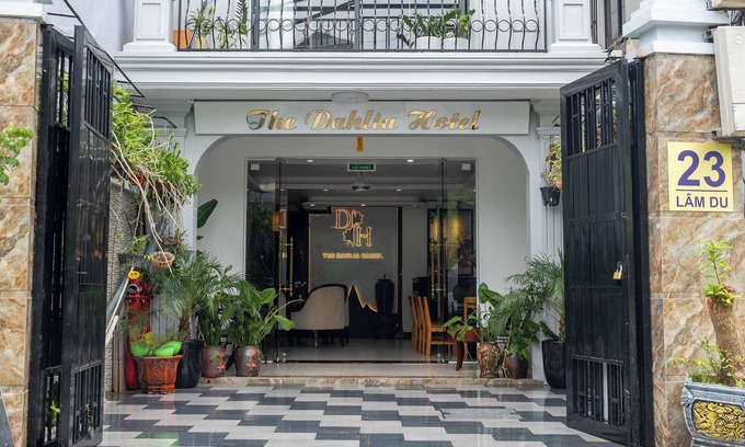 Long Bien Hotel | The Dahlia Hotel & Apartments