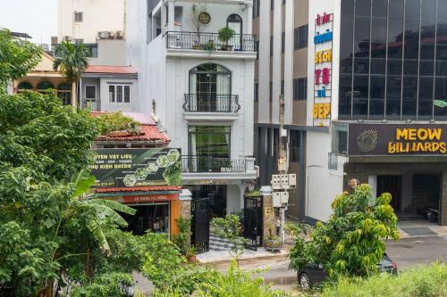 Long Bien Hotel | The Dahlia Hotel & Apartments