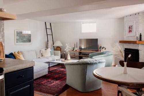 Prince Edward House | The Dainty Petunia