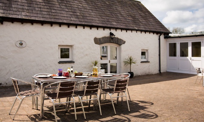 Lamphey Apartment | The Dairy, Portclew Cottages