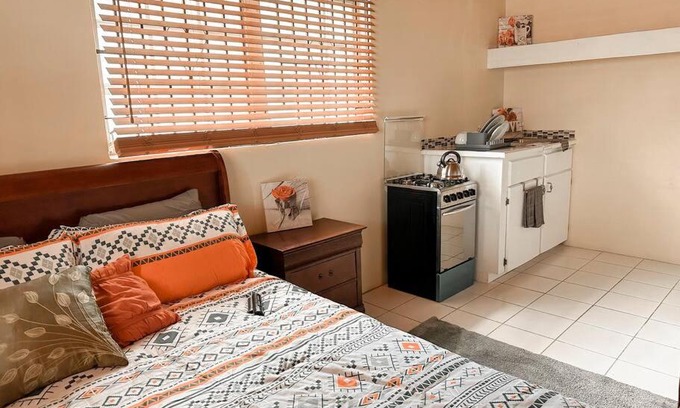 Nassau Apartment | The Dames Studio Apartment