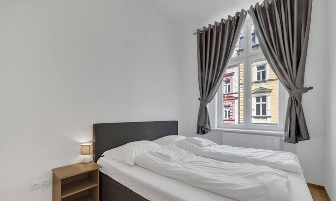 Cheb Apartment | The Dante Apartments 1988