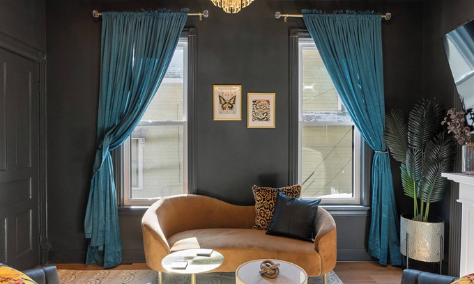 Fifth Ward House | The Deco Lounge: Parking, Patio & Luxe Style. Get your Gatsby on!