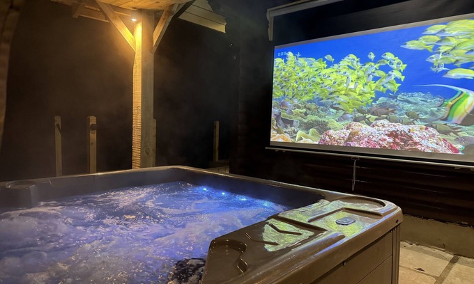 Bingley Cabin | The Den - 5 Star - Pet Friendly - Hot Tub - Scandinavian Log Cabin