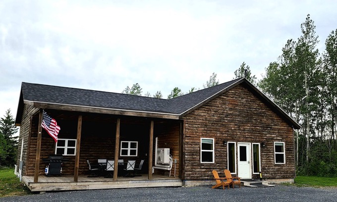Caribou Cabin | The Den Cabin