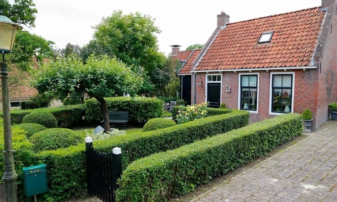 Ee House | The detached mound house in the middle of our village in a quiet location