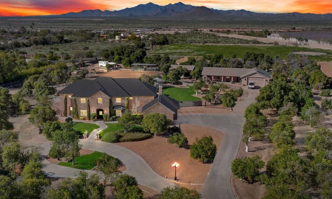 Mesa House | The Diamond B Horse Ranch!