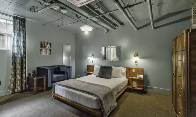 East Aurora House | The Dillinger Room @ The Bank