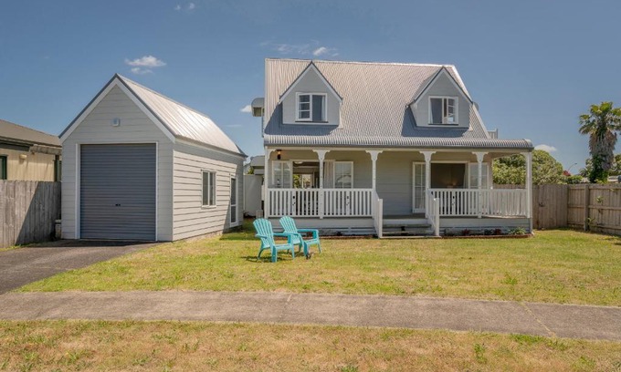 Whitianga House | The Doll's House - Whitianga Holiday Home