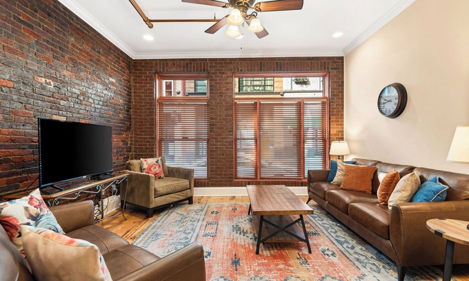 Downtown Nashville Condo | The Dolly- 2 Blocks to Broadway